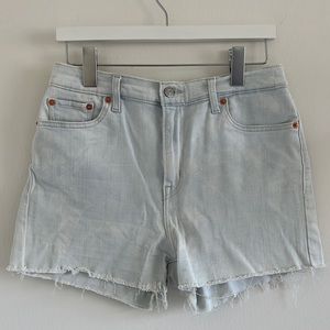 NWOT Levi's High Rise Denim Shorts - Light Wash